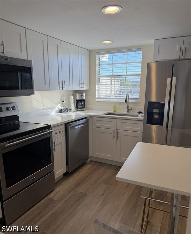 1900 Alamanda DR 202, Naples, FL 34102