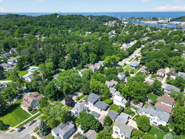398 Howard Avenue, Grand Haven, MI 49417