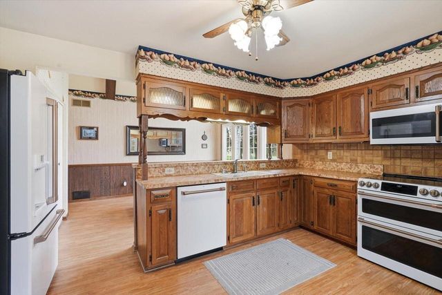 2009 Deerfield DRIVE, Saukville, WI 53080