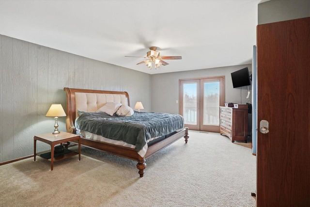 2009 Deerfield DRIVE, Saukville, WI 53080