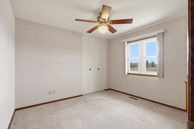 2009 Deerfield DRIVE, Saukville, WI 53080