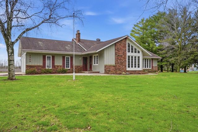 2009 Deerfield DRIVE, Saukville, WI 53080