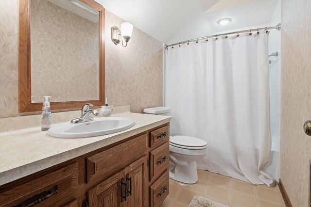 2009 Deerfield DRIVE, Saukville, WI 53080