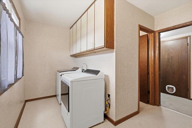 2009 Deerfield DRIVE, Saukville, WI 53080