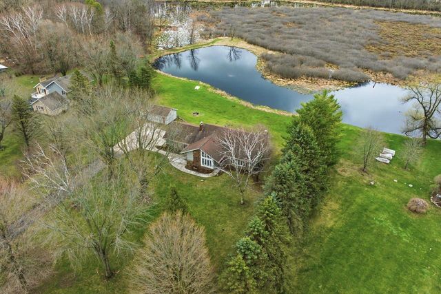 2009 Deerfield DRIVE, Saukville, WI 53080
