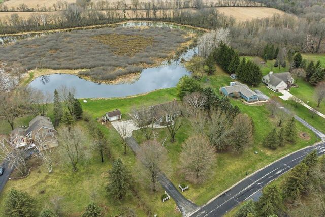 2009 Deerfield DRIVE, Saukville, WI 53080