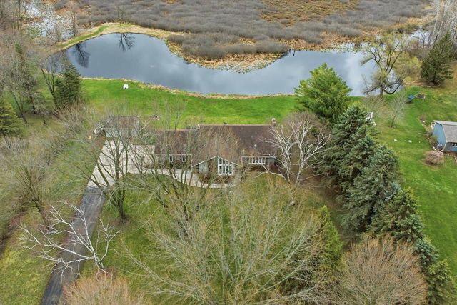 2009 Deerfield DRIVE, Saukville, WI 53080
