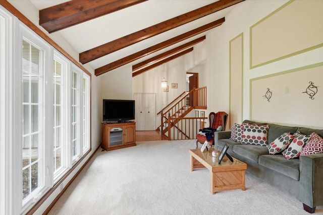 2009 Deerfield DRIVE, Saukville, WI 53080