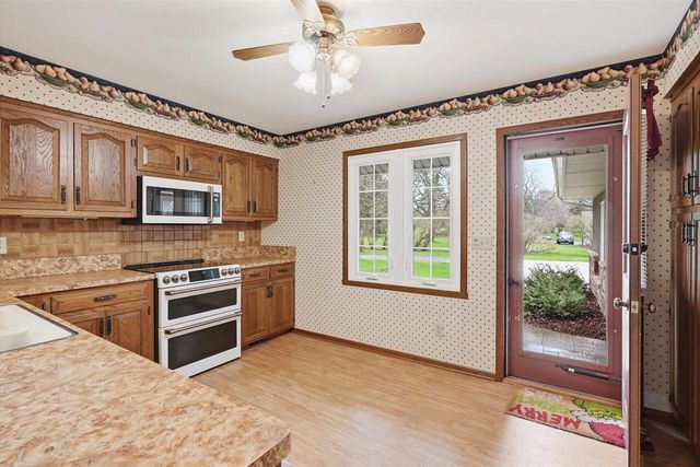 2009 Deerfield DRIVE, Saukville, WI 53080