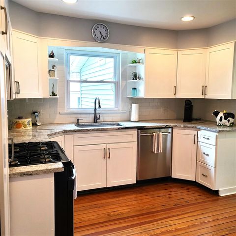 8605 East, Lakeside, MI 49116