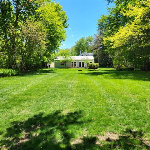 8605 East, Lakeside, MI 49116