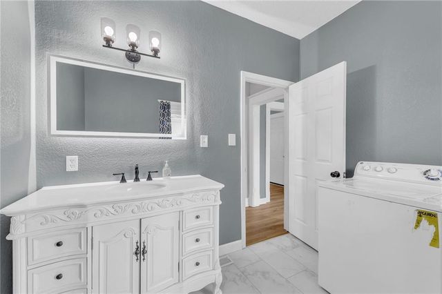 1505 W 39TH Avenue, Kansas City, KS 66103