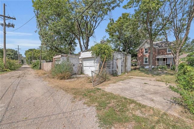 1505 W 39TH Avenue, Kansas City, KS 66103