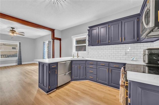 1505 W 39TH Avenue, Kansas City, KS 66103