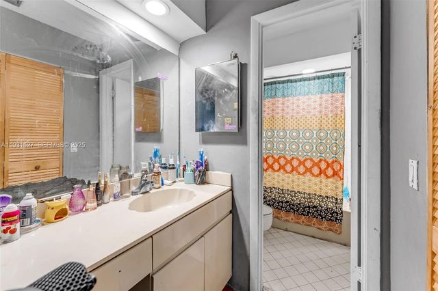 4859 SW 152nd Ct 40C, Miami, FL 33185