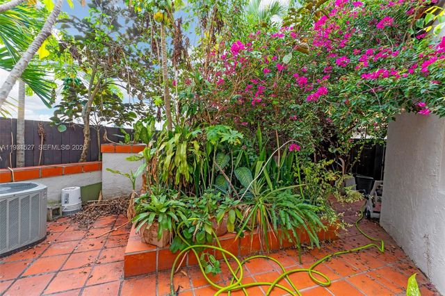 4859 SW 152nd Ct 40C, Miami, FL 33185