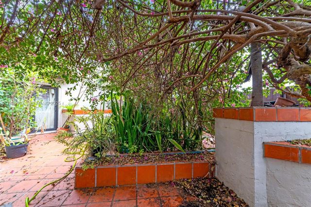 4859 SW 152nd Ct 40C, Miami, FL 33185