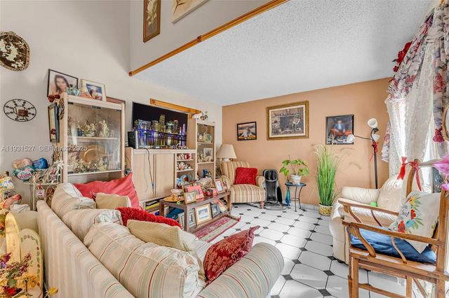 4859 SW 152nd Ct 40C, Miami, FL 33185