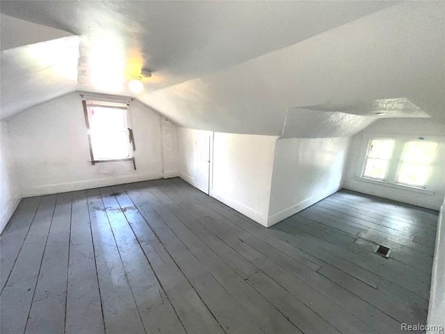 106 Geneva Street, Highland Park, MI 48203