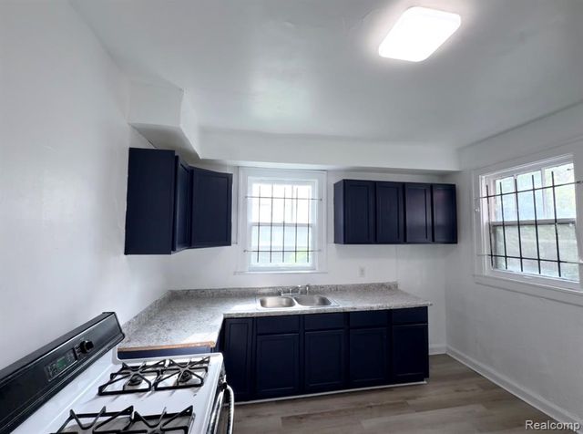 106 Geneva Street, Highland Park, MI 48203