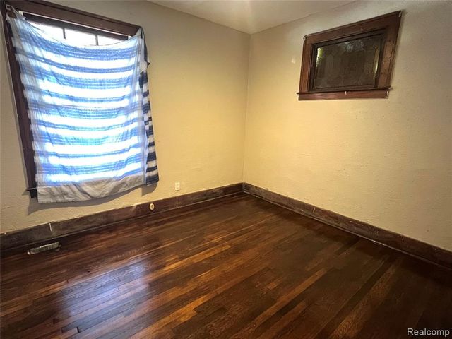 106 Geneva Street, Highland Park, MI 48203