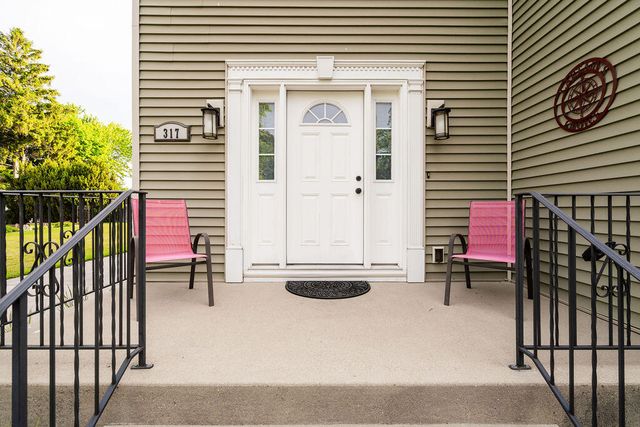 317 Monroe Street, South Haven City, MI 49090