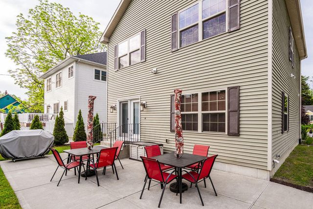 317 Monroe Street, South Haven City, MI 49090
