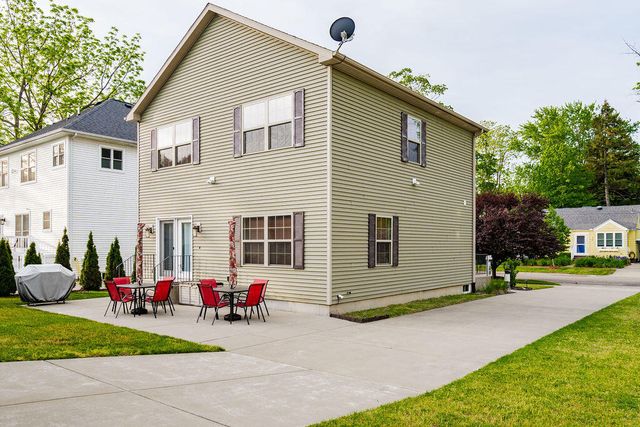317 Monroe Street, South Haven City, MI 49090