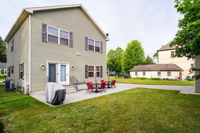 317 Monroe Street, South Haven City, MI 49090