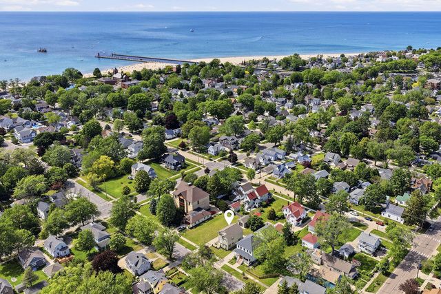 317 Monroe Street, South Haven City, MI 49090