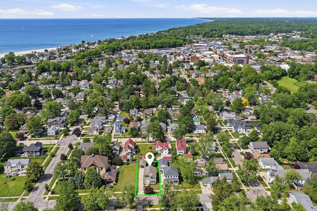 317 Monroe Street, South Haven City, MI 49090