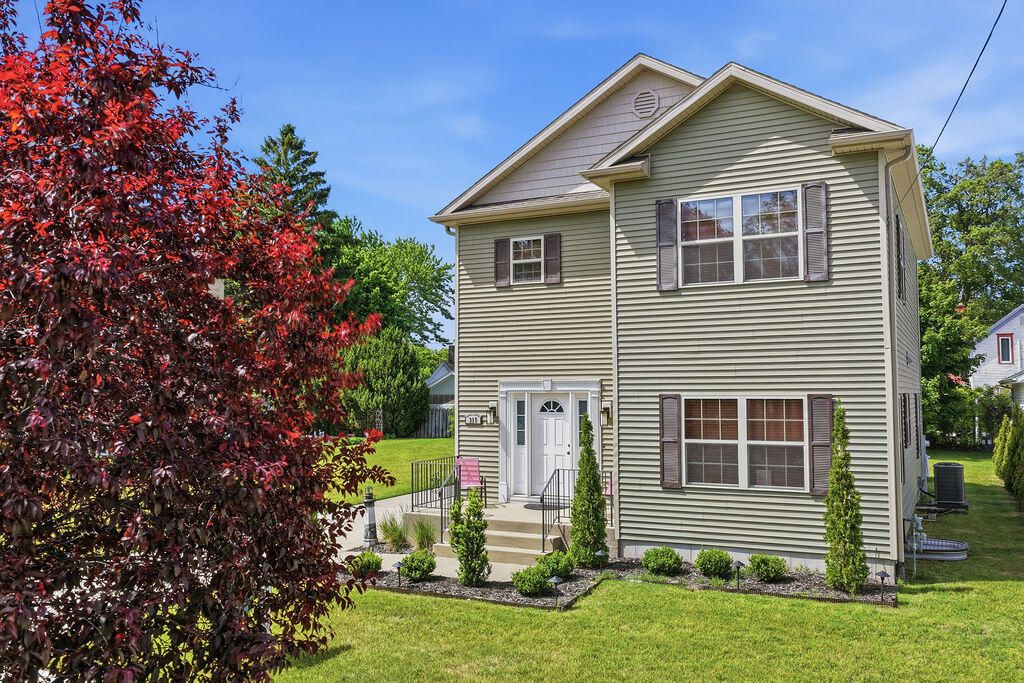 317 Monroe Street, South Haven City, MI 49090