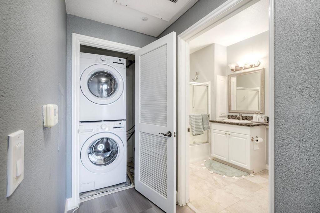 Image 15 of property listing at 9253 Regents Rd. A305, La Jolla, CA 92037