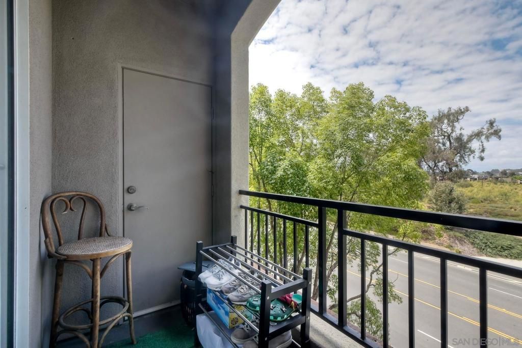 Image 19 of property listing at 9253 Regents Rd. A305, La Jolla, CA 92037