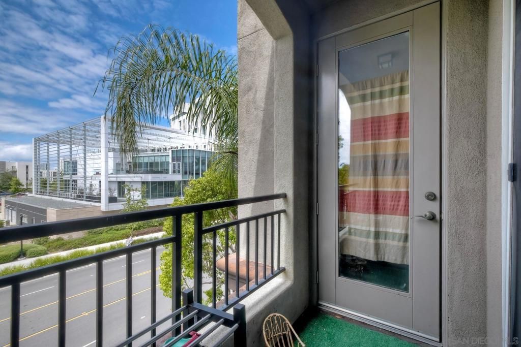 Image 20 of property listing at 9253 Regents Rd. A305, La Jolla, CA 92037