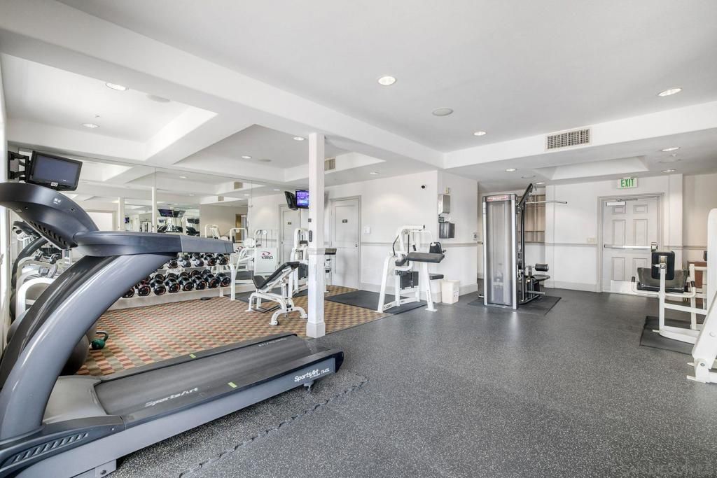 Image 27 of property listing at 9253 Regents Rd. A305, La Jolla, CA 92037