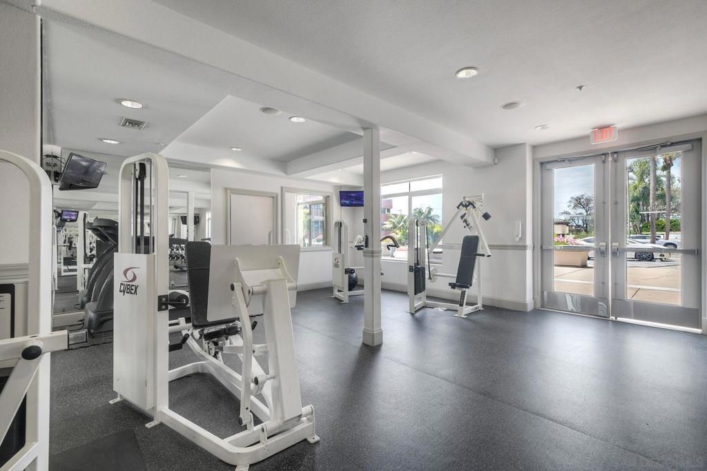 Image 28 of property listing at 9253 Regents Rd. A305, La Jolla, CA 92037