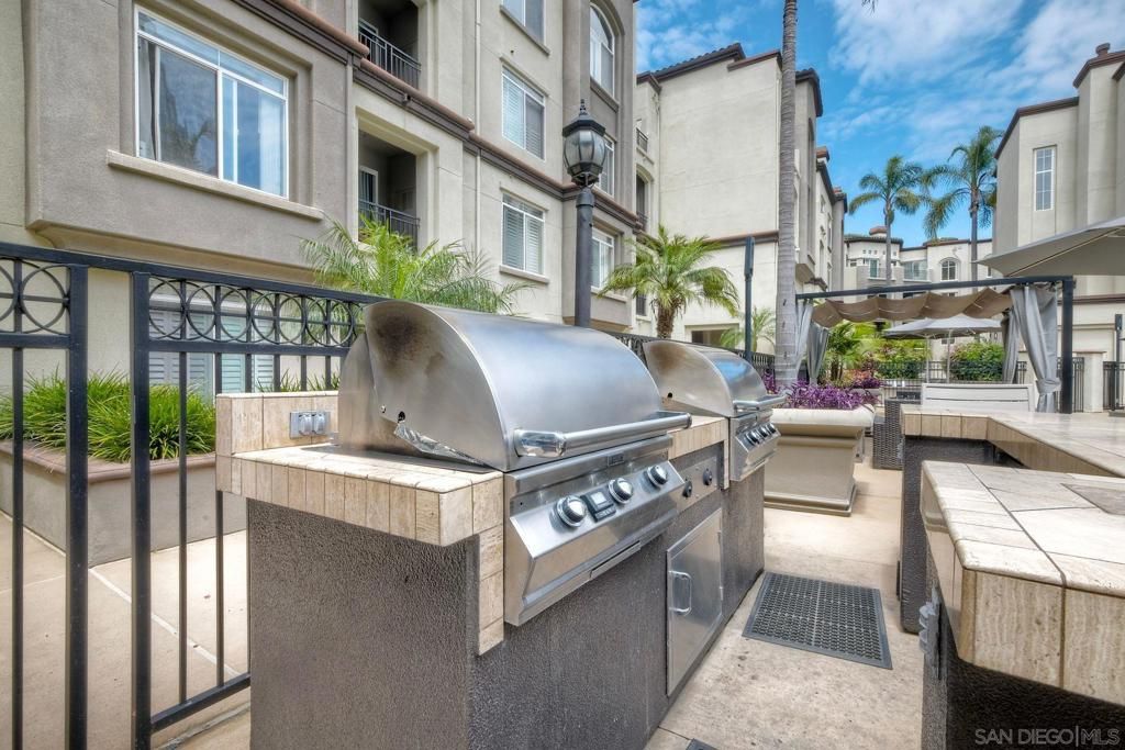 Image 30 of property listing at 9253 Regents Rd. A305, La Jolla, CA 92037