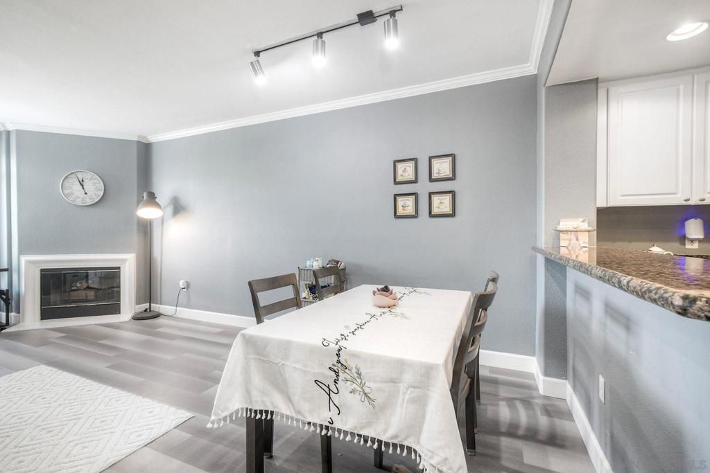 Image 6 of property listing at 9253 Regents Rd. A305, La Jolla, CA 92037