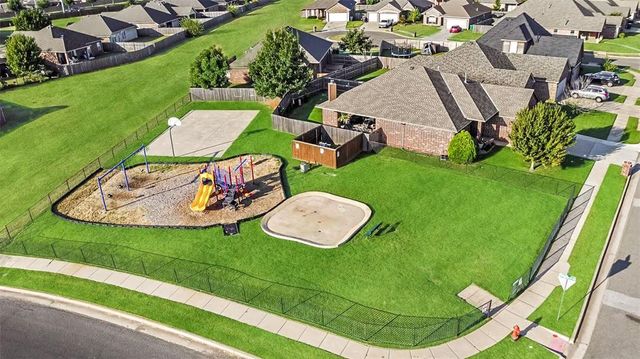 2324 NW 196th Terrace, Edmond, OK 73012