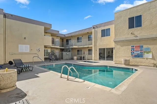 7035 Woodley Avenue 203, Van Nuys, CA 91406