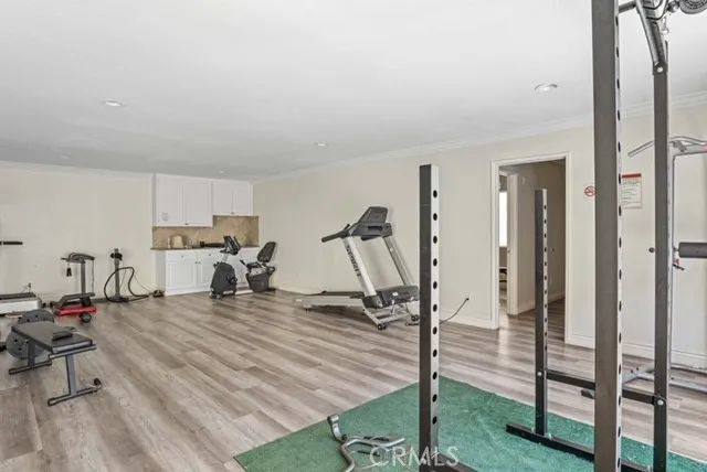 7035 Woodley Avenue 203, Van Nuys, CA 91406
