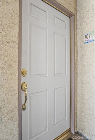 7035 Woodley Avenue 203, Van Nuys, CA 91406