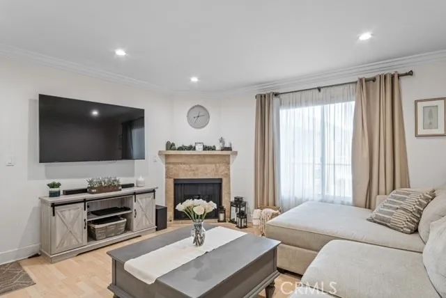 7035 Woodley Avenue 203, Van Nuys, CA 91406
