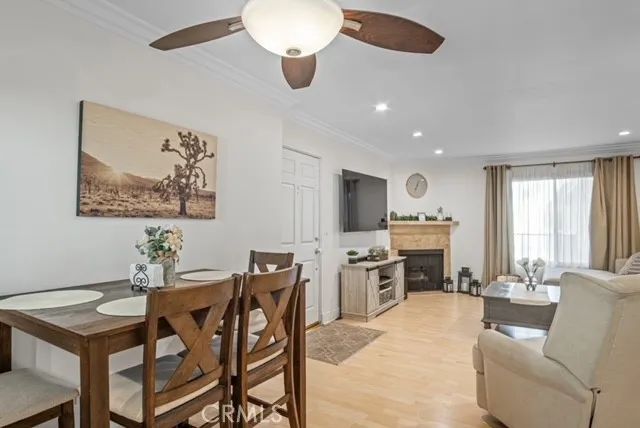 7035 Woodley Avenue 203, Van Nuys, CA 91406