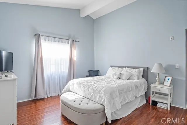 7035 Woodley Avenue 203, Van Nuys, CA 91406