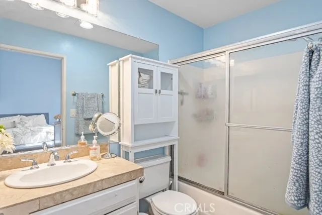 7035 Woodley Avenue 203, Van Nuys, CA 91406