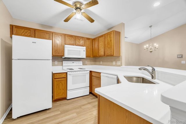 8208 Chesapeake Circle, Walled Lake, MI 48390