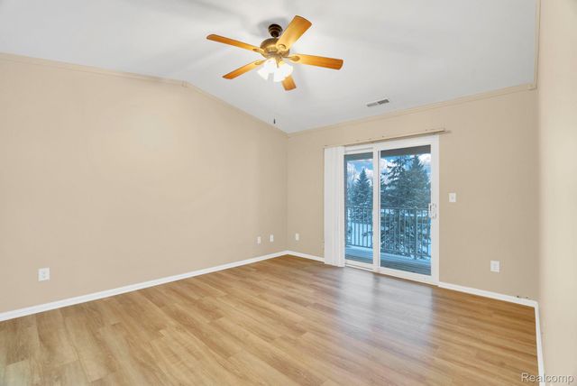 8208 Chesapeake Circle, Walled Lake, MI 48390