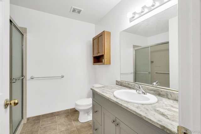 8208 Chesapeake Circle, Walled Lake, MI 48390